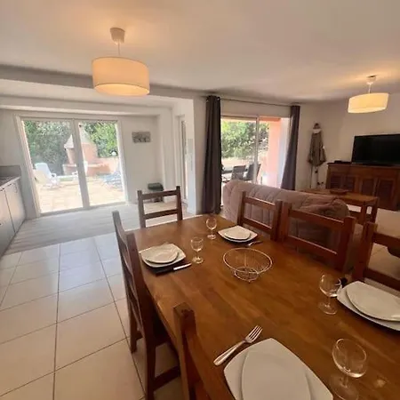 Holiday home Linotte, 600m A Pied Santa Giulia Jacuzzi Bocca del Oro