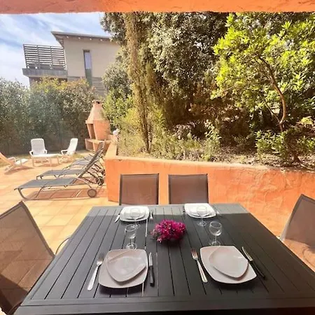 Linotte, 600m A Pied Santa Giulia Jacuzzi Holiday home Bocca del Oro