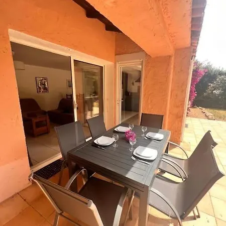 Linotte, 600m A Pied Santa Giulia Jacuzzi Holiday home