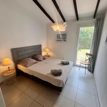 Linotte, 600m A Pied Santa Giulia Jacuzzi Holiday home