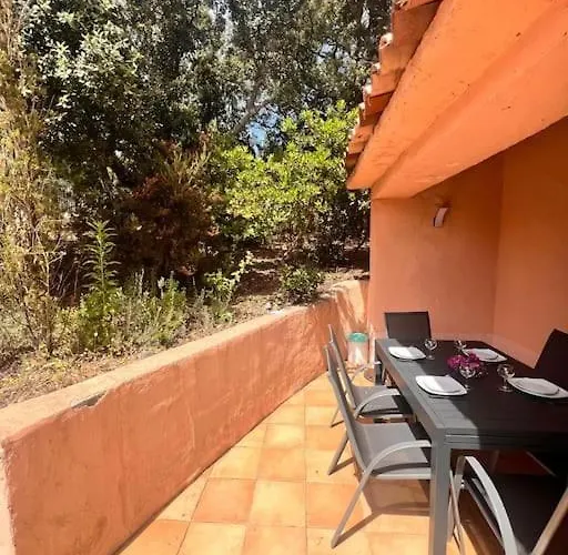 Linotte, 600m à Pied Santa Giulia Jacuzzi Hébergement de vacances *