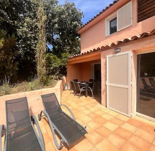 Linotte, 600m à Pied Santa Giulia Jacuzzi Hébergement de vacances *