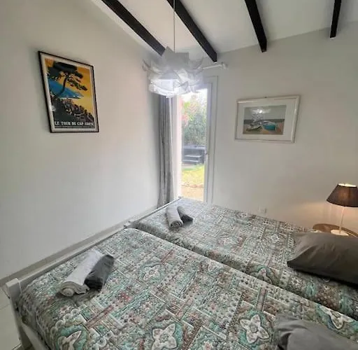 Linotte, 600m A Pied Santa Giulia Jacuzzi بيت للعطل Bocca del Oro