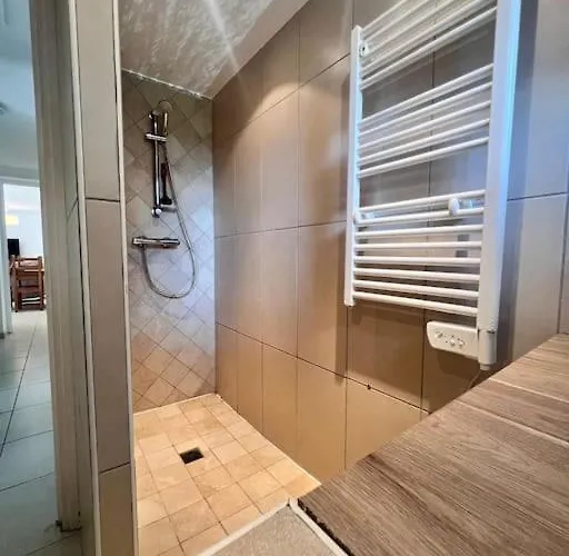 بيت للعطل Linotte, 600m A Pied Santa Giulia Jacuzzi