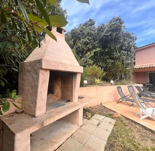Linotte, 600m à Pied Santa Giulia Jacuzzi Hébergement de vacances *