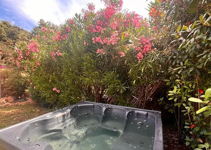 Linotte, 600m A Pied Santa Giulia Jacuzzi Feriehus