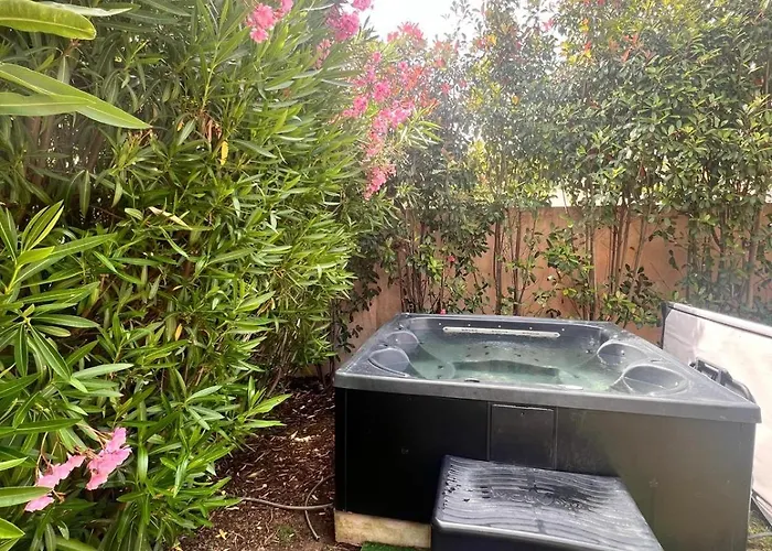 Hébergement de vacances Linotte, 600m à Pied Santa Giulia Jacuzzi *